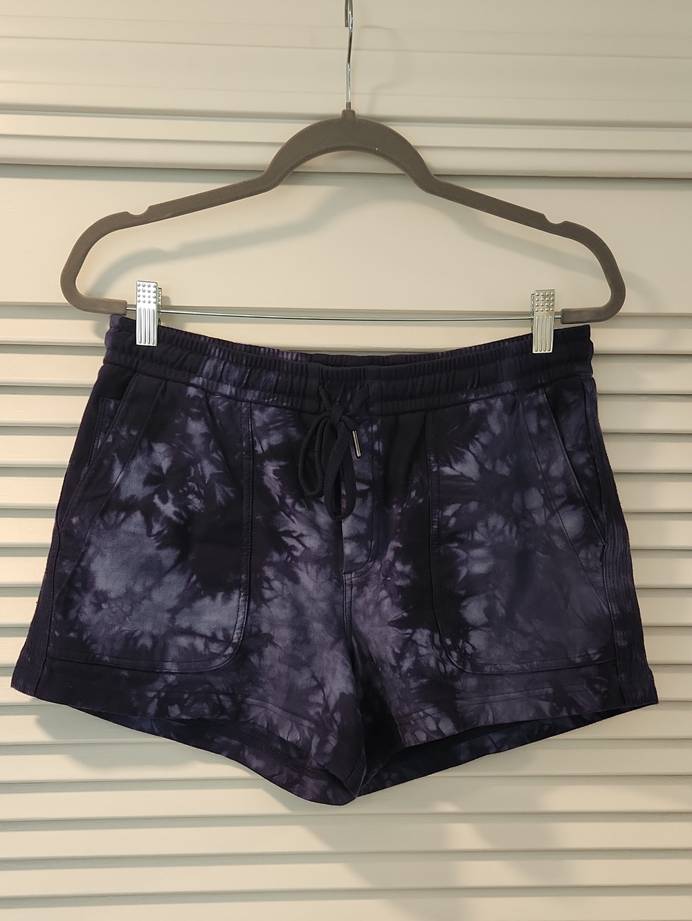 Athleta Farallon Short Blue Tie-dye Pattern Activewear Size M - Picture 3 of 7